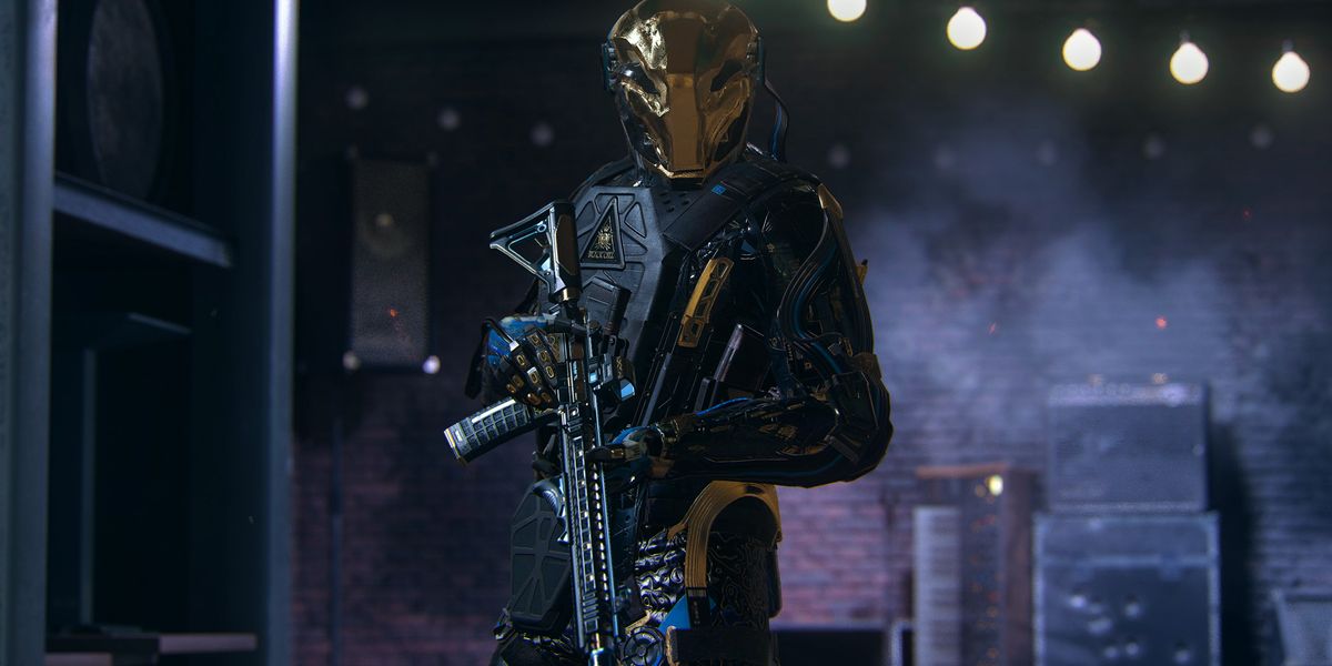 Screenshot of Warzone player carrying gun